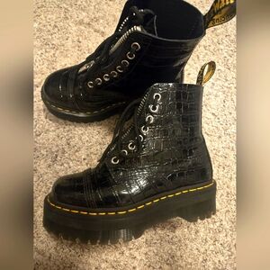 Dr.Martens SINCLAIRS black croc platform zip up boots